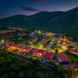 Alaya Stays M S Valley Luxury Villas with Private Pool, hotel in Akbarpur