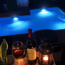 Melania Gardens 2 bedroom apt, hotell i Khlorakas