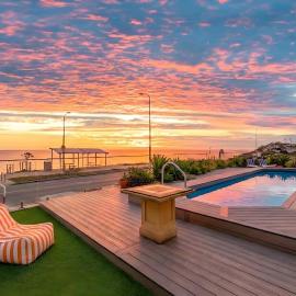 Glenelg Beach House With Private Beachfront Pool