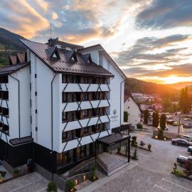 Bradet INN Resort & SPA, hotel em Văleni
