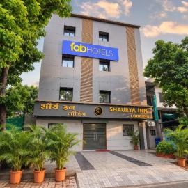 FabHotel Shaurya Inn MIDC โรงแรมในGhansoli