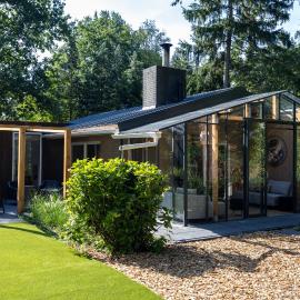 zen-bungalow no 7 met boskas sauna and hottub