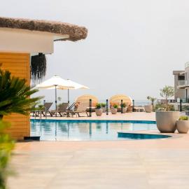 Albatros Resort - Infinity Pool & Private Terrace Apartment 2 by Azur Prime، فندق في Karaağaç