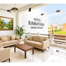 R-a-m-a-y-a-n-a Grand - Premium Family Hotel Near Shri Ram Janmabhoomi Temple Ayodhya -Fully Air Conditioned Rooms, WiFi & Parking โรงแรมในAyodhya