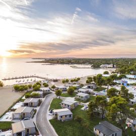 Zaton Holiday Resort Premium Glamping Villas โรงแรมในซาตอน