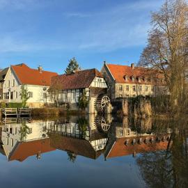 Zum kühlen Grunde - Landgasthof، فندق في فارندورف