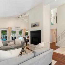 Charming Vineyard Haven Retreat w Heated Pool