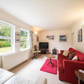 Viesnīca Earnside Cottage pilsētā Komrī