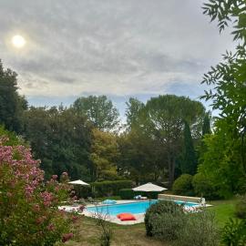 Ancien moulin au cœur de la campagne
