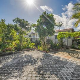 La Kaz étoilée, Creole charm, flowery garden