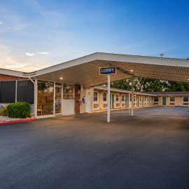 Guest Inn Rogers, hotelli kohteessa Rogers