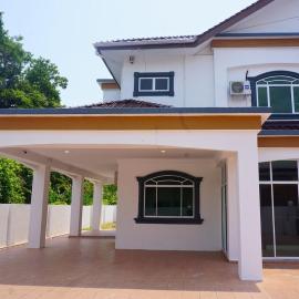 Luak Homestay 12 Guests Near Airport & Beach Spacious 4BR Family Retreat