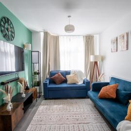 Stylish 3BR Home Near NEC & Airport, Sleeps 6, Hotel in Sheldon