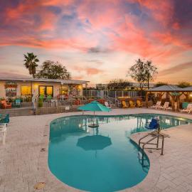 Hotel McCoy Tucson - Art, Coffee, Beer, Wine, Pool – hotel w mieście Tucson