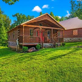 Mins to DT Gatlinburg~ Hot Tub~ Community Pool