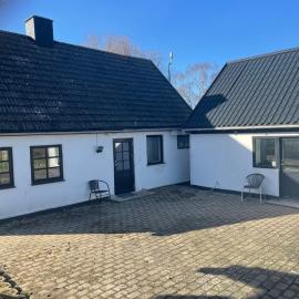 Fully equipped house for short and long term stays, хотел в Вордингборг
