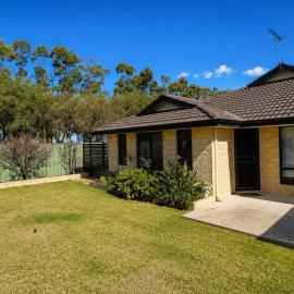 Busselton Beach Villa - Family & Pet Friendly, Hotel in Geographe