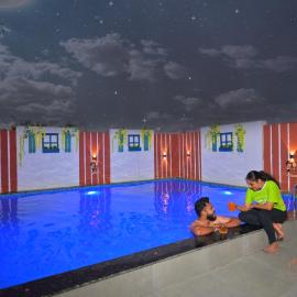II EMPYREAN STAYS II LOVE SHAKE II 2BHK II AC II PRIVATE POOL Il, hotel a Lonavala