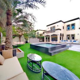 Luxury 7BD Pool villa in Marina, Huge Garden with Barbeque