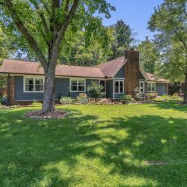 Modern Murfreesboro Retreat Sleeps 8, hotell i Murfreesboro