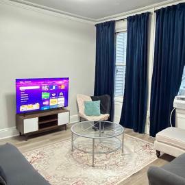 Newly Renovated 3BR with Den Sleeps 8 Near NYC