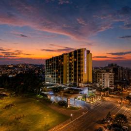 Suíte Master Particular Alto Padrão com Vaga e Estrutura de Hotel em Florianópolis