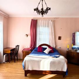 Cozy 2 floor house with beautiful green garden, viešbutis mieste Martqopʼi