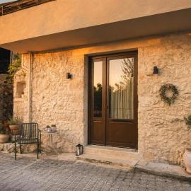Noema Stone Studio, hotel Kurnászban