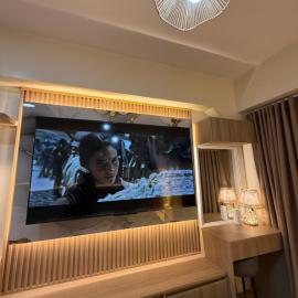 Casa Beatrice Airport Stay Close to Everything that Matters with 65 inches TV، فندق في Gun-ob