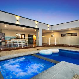 Luxury Bellbrae Retreat w Pool Spa & up to 12 Guests, hotel em Bellbrae