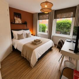 Luxury Studio with Free Parking Near City Center, hotel i Groningen