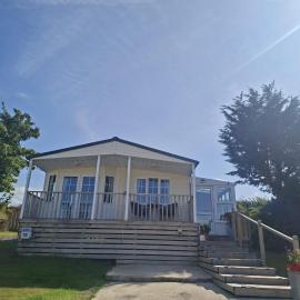 Meadow Lodge, Hotel in Blaencelyn
