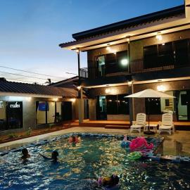 Laddahomestay&resort, Hotel in Ban Baraket