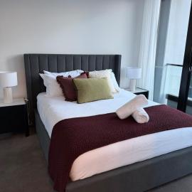 Parkes Canberra City Retreat Lake View & Parking
