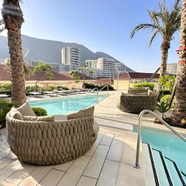 LG Luxury Large 19th Floor Sky Apartment - Ocean Views & Pools