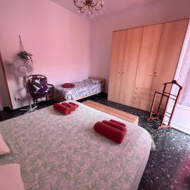 Elle's House, hotel din Noli