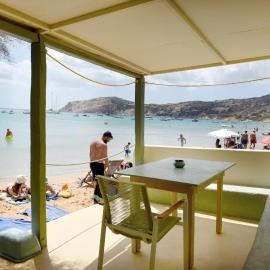 Giourgas Provatas Boat House Milos Island, hotel sa Provatas