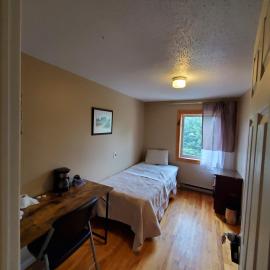 Le1226-Private Room 3 with Free WIFI and Parking