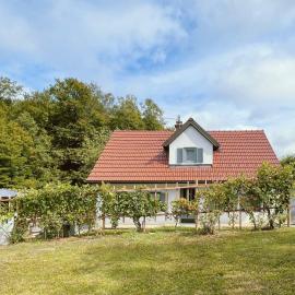 Maria's Orchard Cottage - Nature Retreat in Slovenia