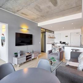 Family Apartment - Aircon, Spacious Balcony, Fast WiFi, Free Parking, Hotel in Kapstadt