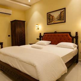 Tribhuvan Hotel and Restaurant, hotelli kohteessa Ujjain