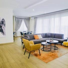 Bright 2BR Flat with Stunning City Views