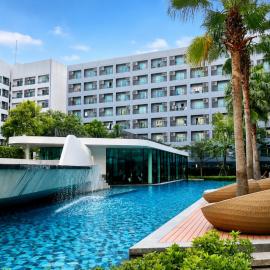 Pool Studio Near BTS Quiet Stay, hotel a Amphoe Phra Khanong