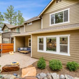 Pinnacle Pines Forest Views Modern Home with EV Charger Direct Trail Access, hotel en Flagstaff