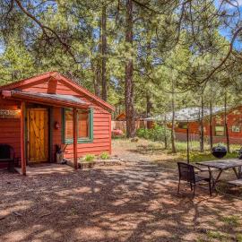 The Bunk House Historic Cabin Firepit Pet-Friendly Near Grand Canyon, hotel en Parks