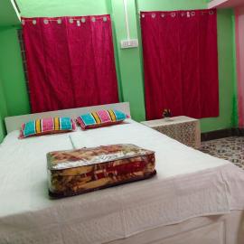 Titas Home Stay, מלון באגרטלה