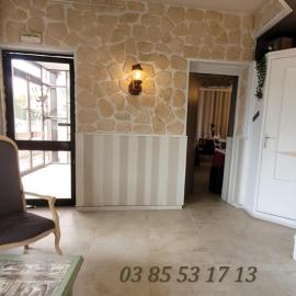 Logis Hôtel Le Merle Blanc, hótel í Digoin