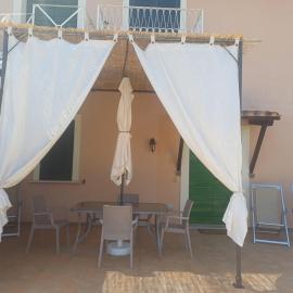 Appartamenti La Fonte, hotell i Pescia Romana