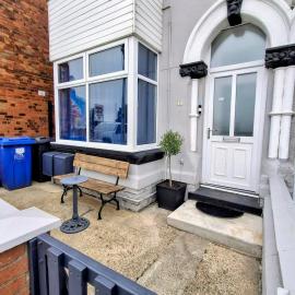 Lovely little flat by the sea in Cleethorpes, hotel a Cleethorpes
