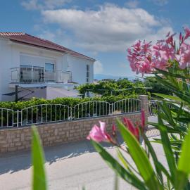 Rios Apartments, hotel a Ražanac